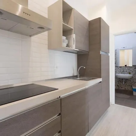 Quiet With Large Terrace In Spanish Steps Area רומא