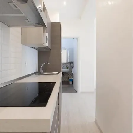 Quiet With Large Terrace In Spanish Steps Area * רומא