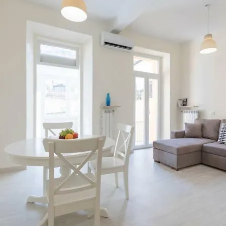 Quiet With Large Terrace In Spanish Steps Area Rzym