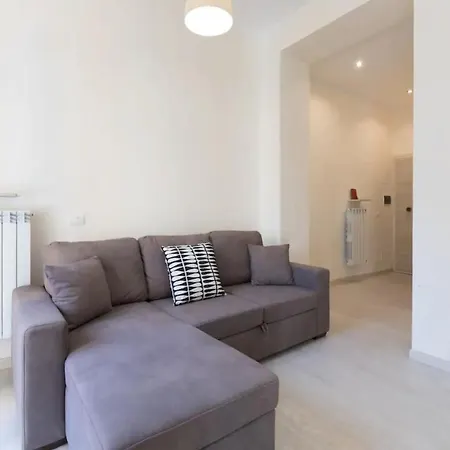Quiet With Large Terrace In Spanish Steps Area Appartement